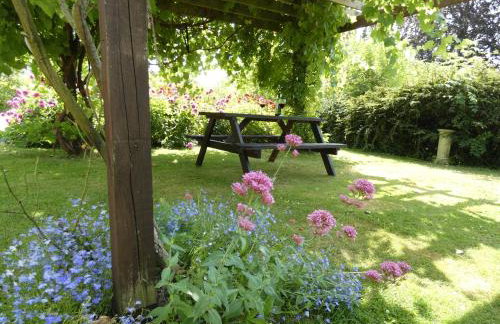 Welcome to Hazelwood, The Mount Somerton Apartment - modern and fully equipped, Private off-street parking, Near Glastonbury Tor, The spectacular Wells Cathedral, Stourhead, Sherborne Abbey, Millfield School, Clark's Village - Foto 31