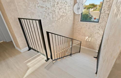 Villa Freedom - Five Bedroom House with Balcony - Foto 40