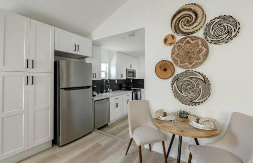 Chic 2Bed And Large Serene Backyard in Heart of SD - Photo 18