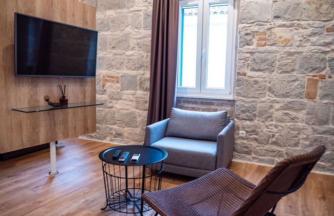 Emarconi history&luxury in Split center - Photo 3