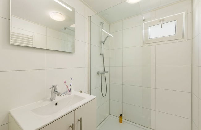 Kijkduin Chalet Near Beach - Photo 10