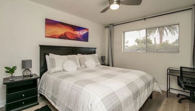 Remodeled 2 Bdrm w/ Yard in Old Town Scottsdale! - Foto 3, Habitación