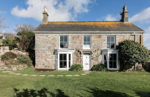Grade II Listed 17th-Century Rectory in Cornwall - Photo 1