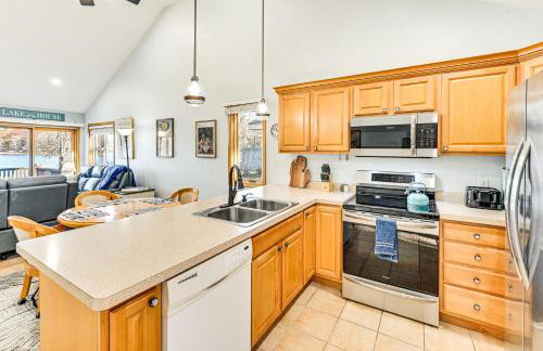 Dock and Gazebo! Lakefront Duplex Near South Haven - Foto 13