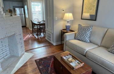 HISTORIC DOWNTOWN KING BED COTTAGE- PARKING and PATIO - Foto 40