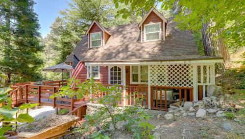 Vintage Snow White Cottage about 2 Miles to Village! - Foto 3