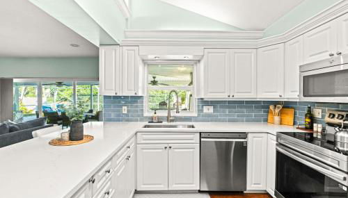 Heated PoolFire PitOutdoor KitchenCorn Hole - Foto 4