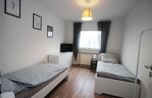 Cozy Apartment with Balcony - Foto 16