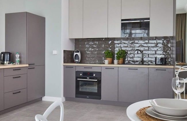 Metro Imielin 8th Floor Apartment - Photo 7