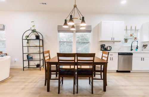 The Little Blue House - 1 King & 3 Queen beds - Foto 8