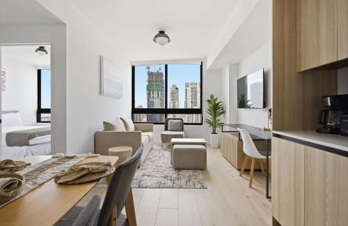 Upscale Downtown Condo Pool Gym & Skyline Views - Foto 41