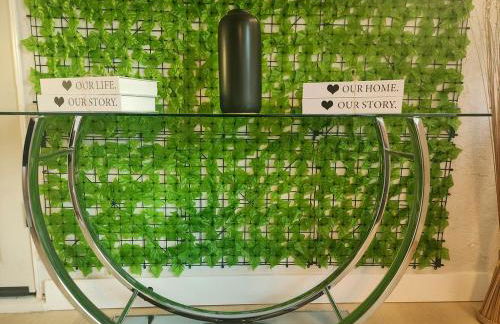 Relaxing Cozy Back House with Backyard - Foto 17