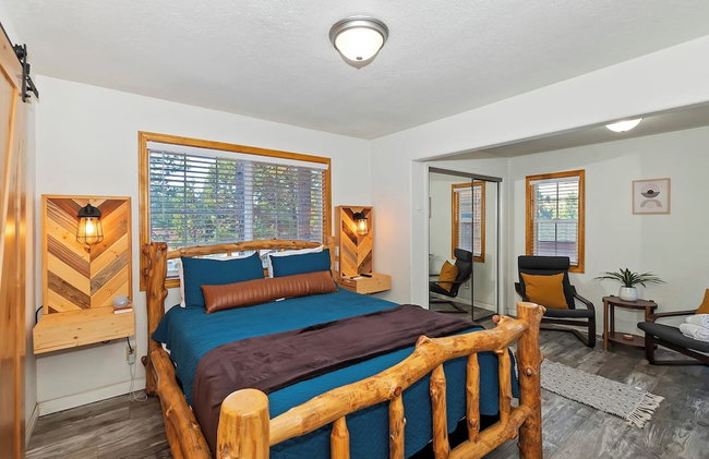 Bear Cub Cottage in Big Bear w/ HotTub & Firepit - Photo 13