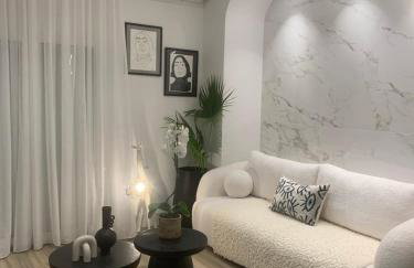 Khroma Luxury Suite 1 Beach front apartment - Photo 29