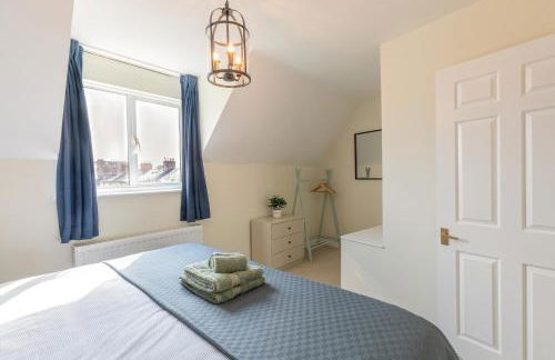 4 Bed City House with Private Garden and Parking - Foto 14