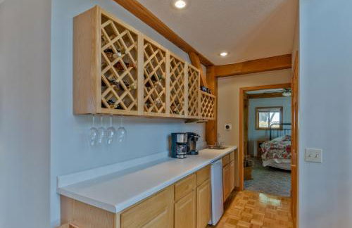 Custom Waterfront Lodge, 4 bed, 4 Bath, Sleeps 12! - Foto 13