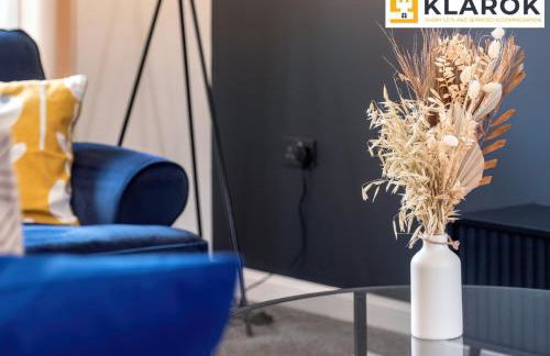 Four Bedroom Semi Detached House By Klarok Accommodation Peterborough With Free Parking & Garden - Foto 18