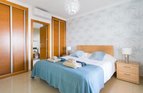 Lujosa Villa 4 hab Piscina, Jacuzzi y Vistas Mar - Photo 5