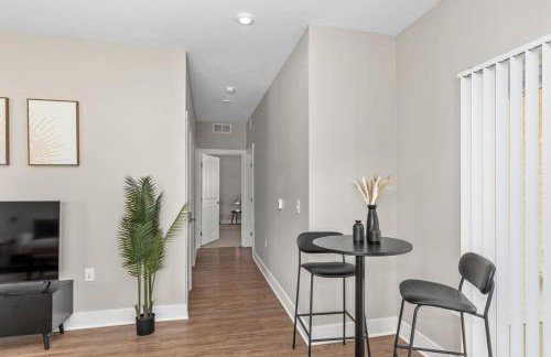 Modern 2BR 2BA New Build Condo with Garage & Patio - Foto 6