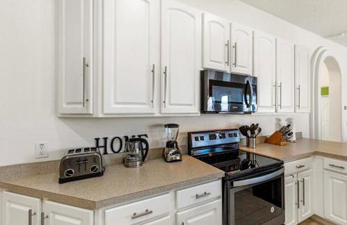 Orlando Retreat 5BR Pool and Spa Villa with Games Room and Mickey Themed Room - Foto 11