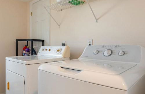 Great 4BR Home Near Emerald Pointe & Downtown - Foto 34