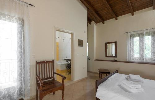 3-Min Drive to Kalyves Beach, Stone Villa in Armenoi next to Cafés & Taverns by the Natural Water Springs - Foto 14