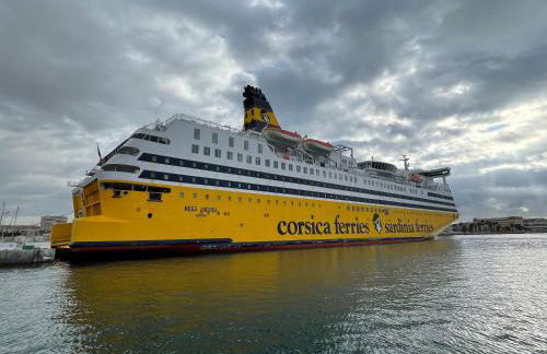 Au cœur du vieux Toulon au calme appartement rénové climatisé confortable étage élevé avec ascenseur proche parking et toutes commodités - Foto 31