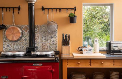 Naut Retreat - Idyllic hideaway with hot tub, gym & gamesroom ideally located in Zennor near St Ives - Photo 28