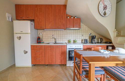 Small House with Garden & View - Foto 9