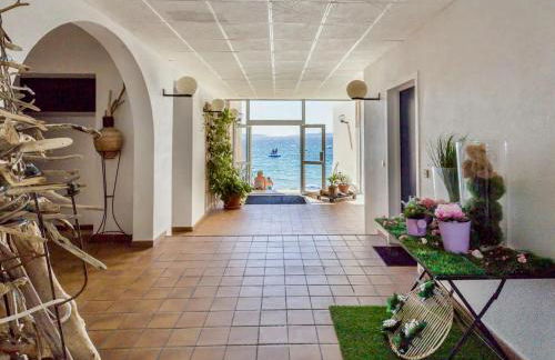 Résidence front de mer - Studio climatisé classé 2 étoiles avec jardin - Foto 7