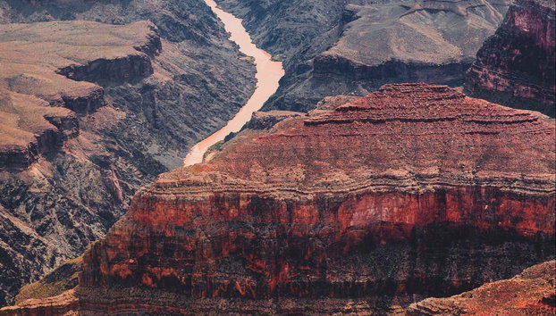Excursion en hélicoptère au Grand Canyon - Photo 3, Vue du fleuve Colorado depuis l'hélicoptère