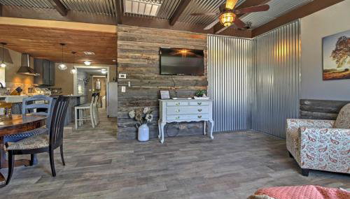 Newly Remodeled Home with Yard in Downtown Caliente! - Foto 4