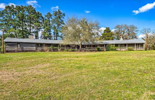 Lodge on Lake Siesta Spacious La Grange Retreat! - Foto 28