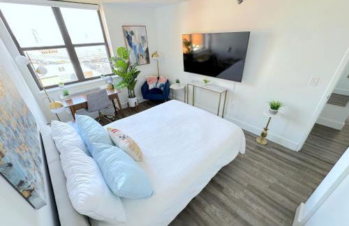 Luxury 2BR - Elevator-Gym-Laundry-10 Min to NYC - Foto 17