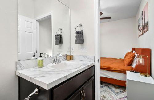 Beautiful Home, Walk to UF, Newly built - Foto 9