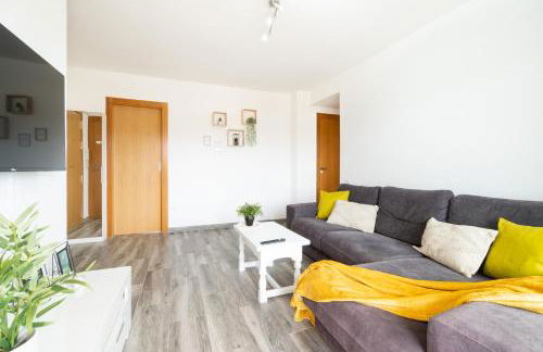 Penthouse - Sea Views & 5min to Beach - Fast WiFi - AC - Foto 9