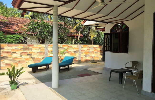 Swiss Villa Moragalla Beach - Foto 1