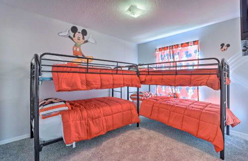 Less Than 8 Mi to Disney Getaway with Deck in Kissimmee! - Foto 21