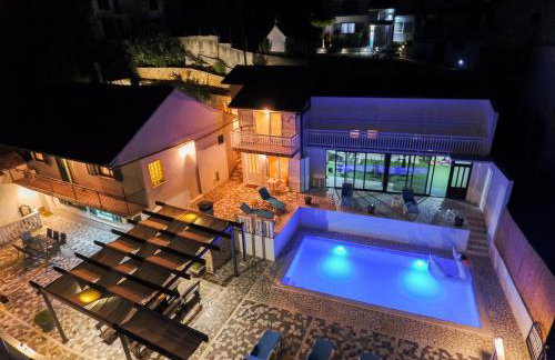 Holiday home Leko with outdoor pool and hot tub , can fit 22 people - Foto 48
