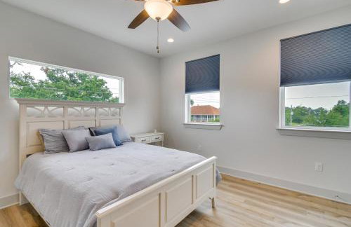 Modern Waveland Home with Deck - Walk to the Beach! - Foto 11