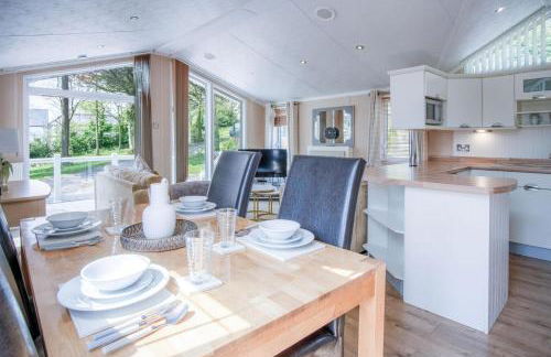 Manor 5 Lodge - 2 Bedroom Lodge - Pendine - Photo 54