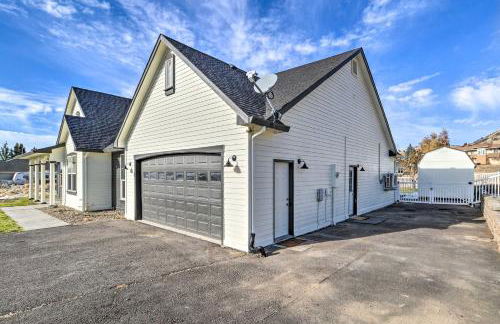 Alluring Home with Fire Pit Less Than half Mi to OIT! - Foto 34