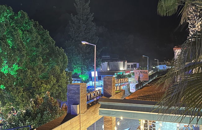 Street61 Studios - Photo 79