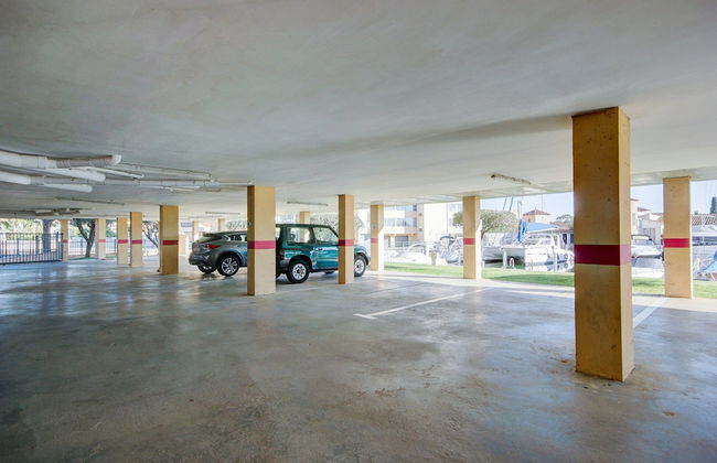 Apartment With Scenic View - Photo 29