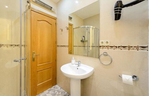 Amplio Piso en Madrid Centro con Vistas al Templo de Debod - Photo 36