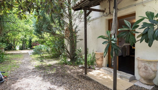 Majestic Holiday Home in Laroque With hot tub - Foto 2, Recepción