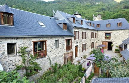 Maison de charme à Guchan avec vue sur la montagne et jacuzzi - Photo 1