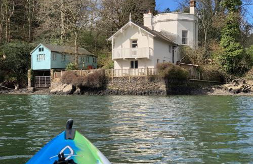 The Bathing House - Photo 15