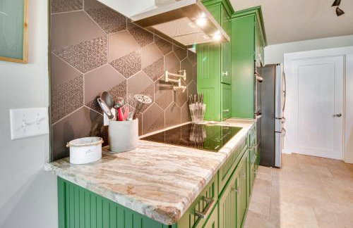 Charming Mountain Home Retreat Walk to Marina! - Foto 9