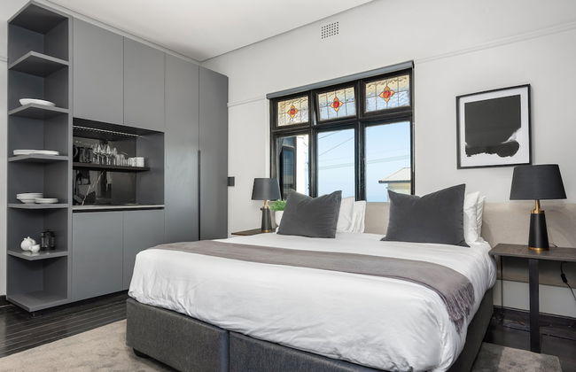 One Calais Luxury Apartments - Photo 57